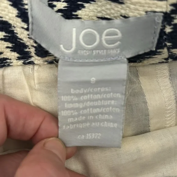 Joe Fresh Ikat mini-skirt with pockets - Navy and white. Size small - Picture 3 of 3